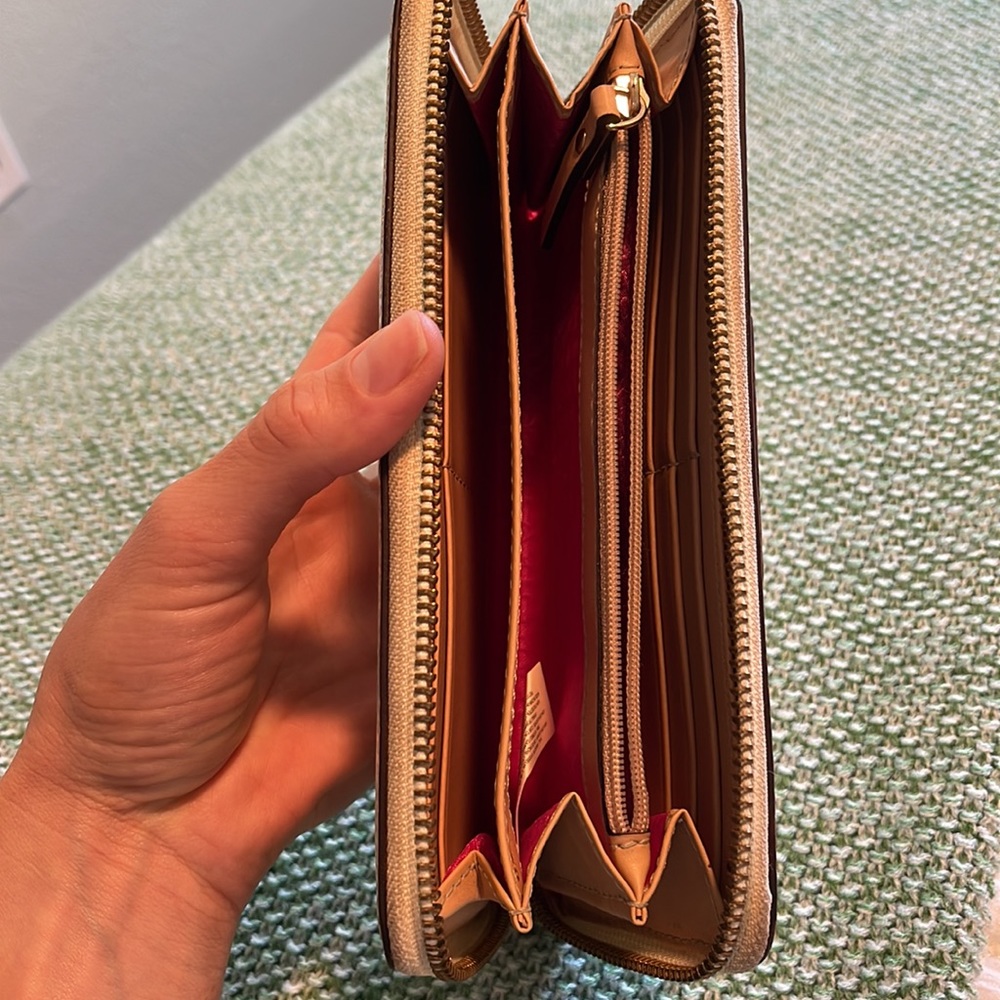 Kate Spade Wallet - Picture 3 of 3
